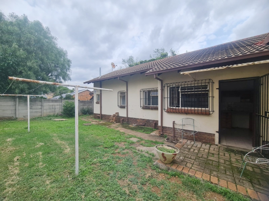 To Let 3 Bedroom Property for Rent in Ifafi North West